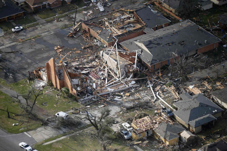 Ein Tornado hat in New Orleans Verwüstungen angerichtet. Auch eine Kirche wurde zerstört.