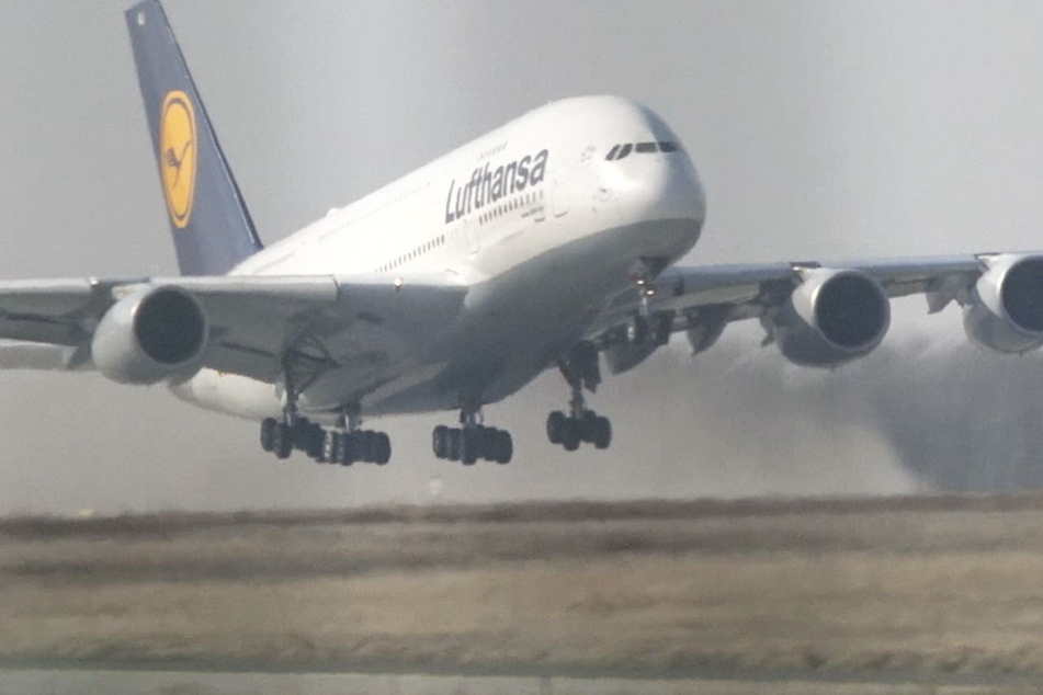 Am Mittwochmittag hob der A380 wieder ab.