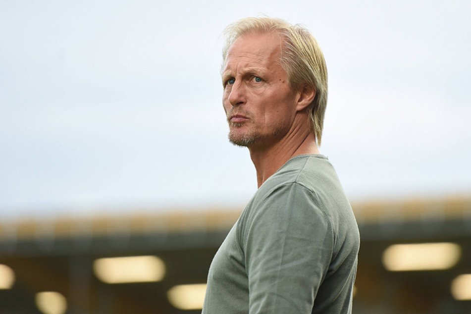 Ex-Bundesliga-Profi Jörn Andersen, Trainer an der Fußball-Akademie, sieht Korea noch nicht an der Spitze des Weltfußballs.