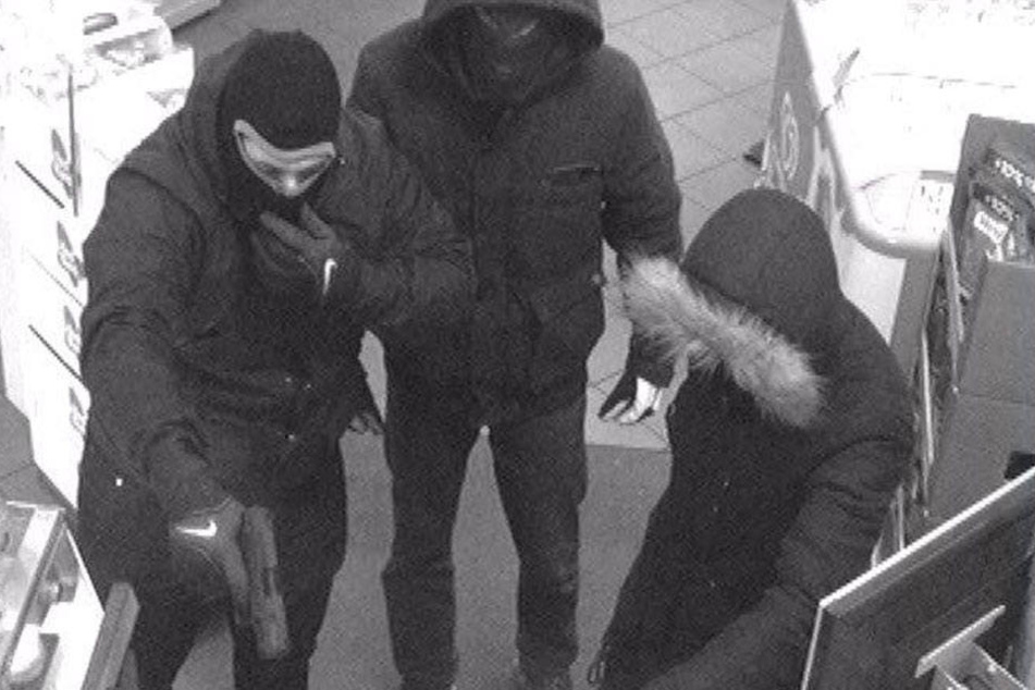 Eine Überwachungskamera nahmen die Serienräuber, Timur D., Burak K. und einen weiteren Kumpan, auf.