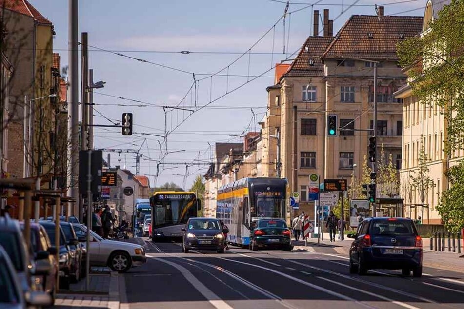 Die Zweijährige rannte unvermittelt auf die Fahrbahn. Die Tram hatte keine Chance, rechtzeitig abzubremsen. (Symbolbild)