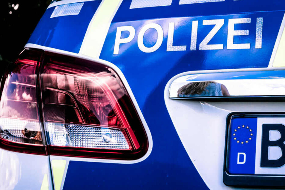 Ein Mann wurde beim Autoverkauf von einem Unbekannten betrogen. (Symbolbild)