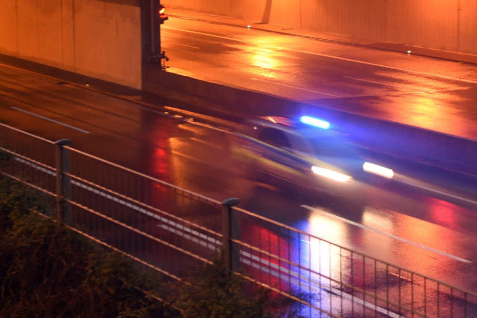 Die Polizei nahm auf der A3 die Verfolgung des Mannes auf. (Symbolbild)