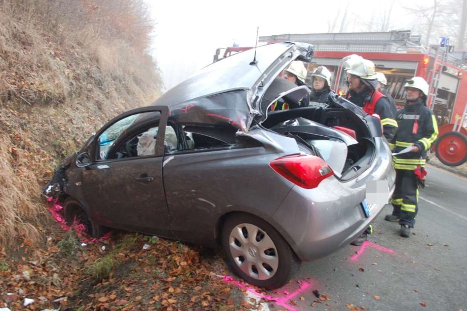 Eine Person verletzte sich bei dem Unfall schwer.