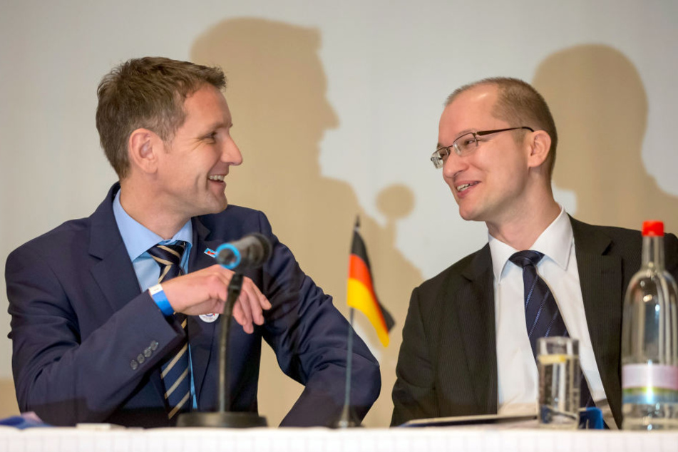 Stefan Möller (re.) mit dem Fraktionsvorsitzenden der AfD Thüringen, Björn Höcke.