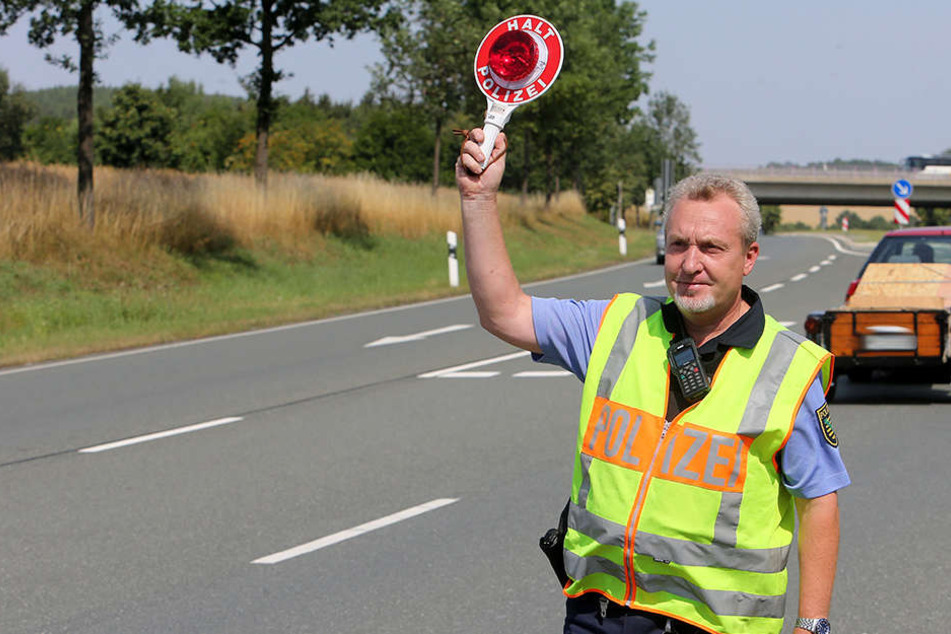 Für mehr Grenz- und Verkehrssicherheit: Polizei, Bundespolizei und Zoll kontrollierten auf der A 72 und B 92.