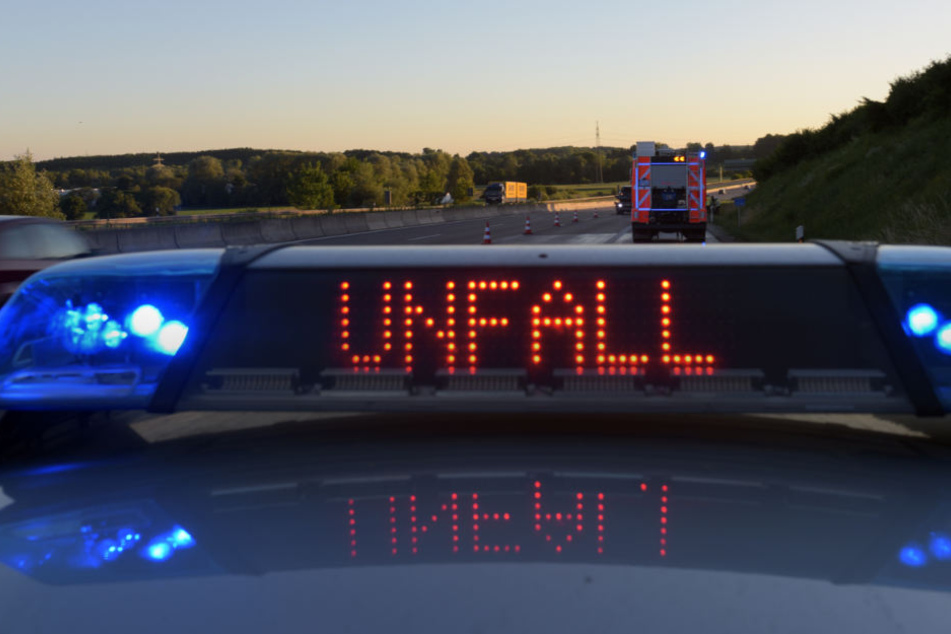 Alle Unfallbeteiligten mussten auf dem schnellsten Weg ins Krankenhaus. (Symbolbild)