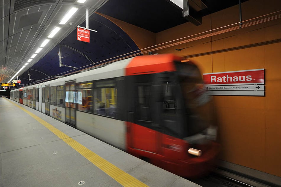 Der Flüchtende geriet vor eine einfahrende U-Bahn.