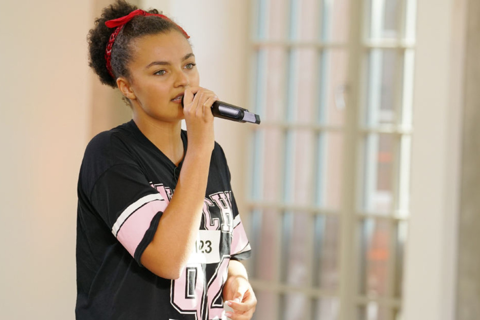 Chantal (16) ist mit ihrer Band rockig unterwegs, singt etwa Songs von Led Zeppelin und ACDC.