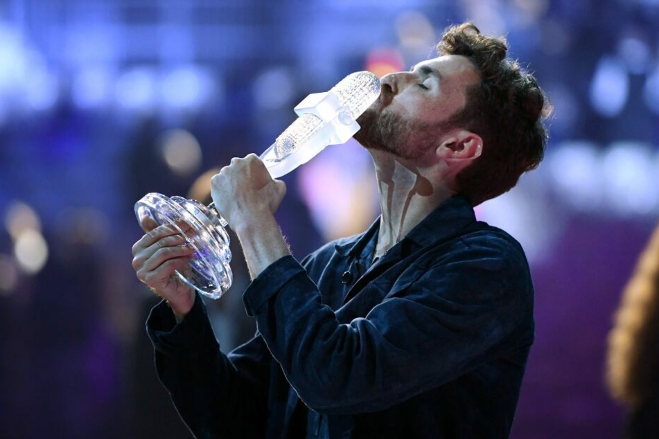 Duncan Laurence (25) feiert seinen Sieg beim ESC 2019.