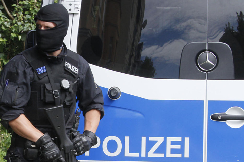 300 Beamte waren bei der Razzia im Einsatz. (Symbolbild)