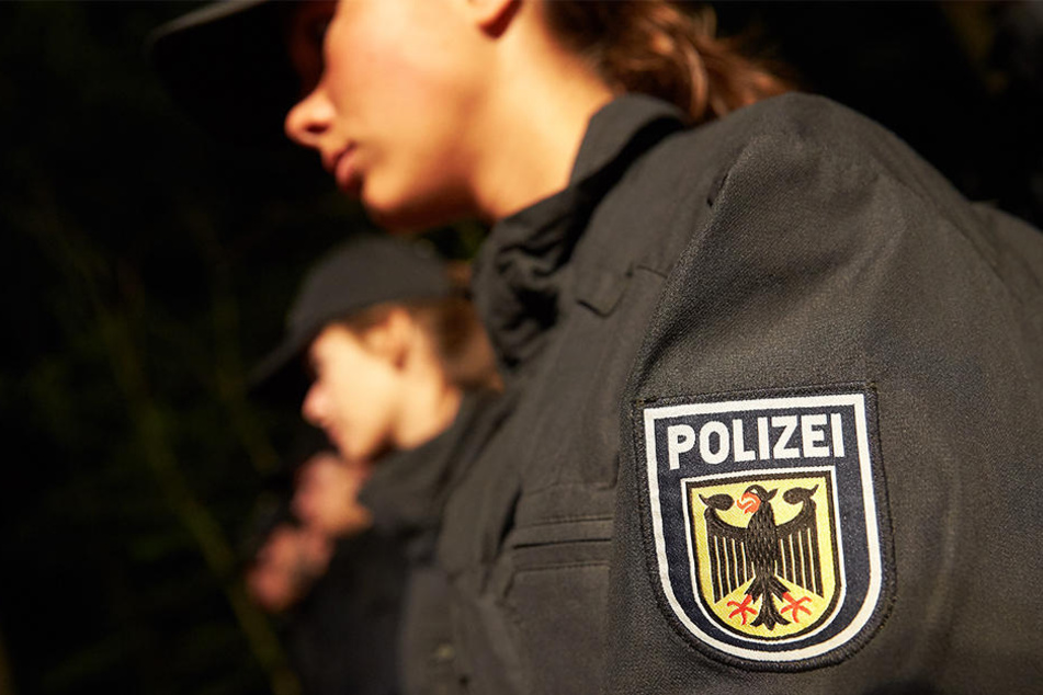 Die Polizei fahndet nach dem unbekannten Täter. (Symbolbild)