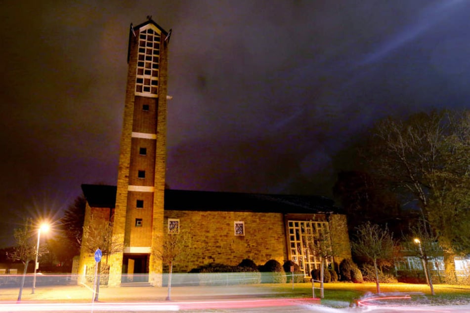 In der Kirche "Zur Heiligen Familie" in Rhede arbeitete der pädophile Priester.