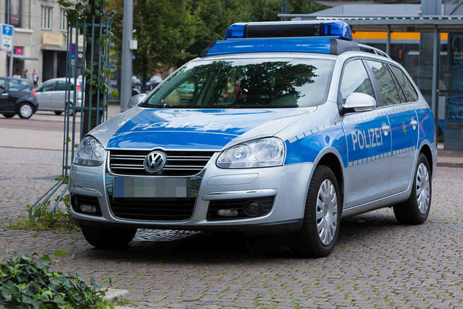 Die Polizei sucht nach dem Mann, der versuchte, das Mädchen in sein Auto zu locken. (Symbolbild Polizei).