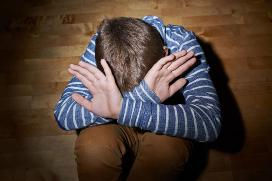 Ein zehnjähriger Junge aus Berlin soll während einer Klassenfahrt vergewaltigt worden sein. (Symbolbild)