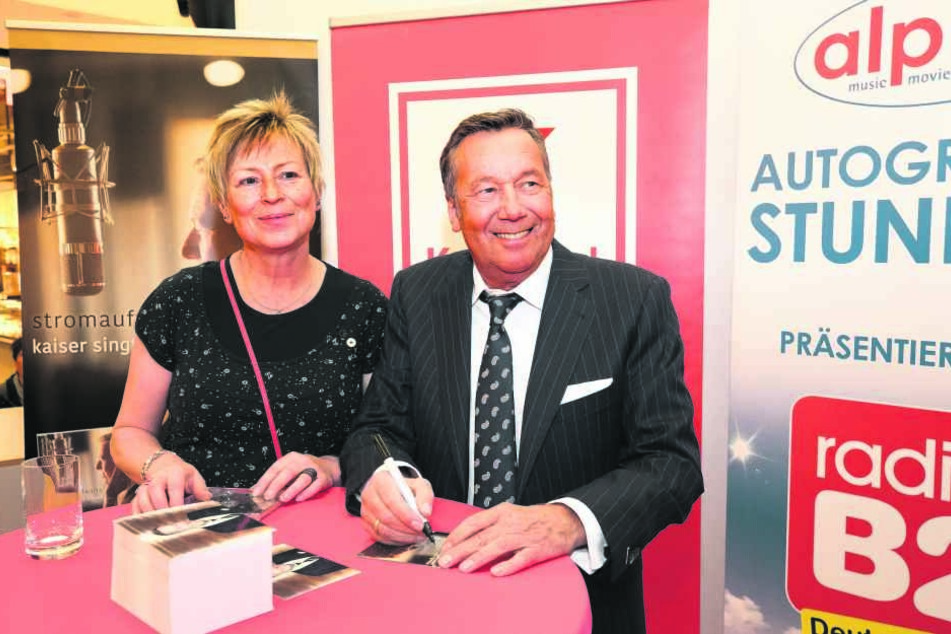 Annette Hoffmann (58) aus Kamenz war eine der Ersten, die den Kaiser treffen durfte.