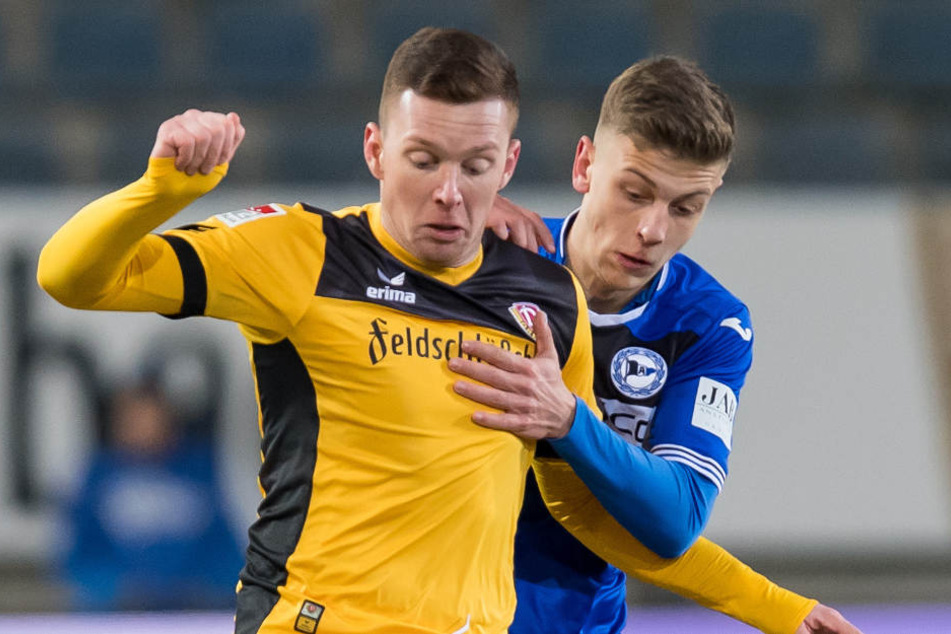 Für zehn Minuten durfte der 18-Jährige bereits Zweitliga-Luft gegen Dynamo Dresden schnuppern.