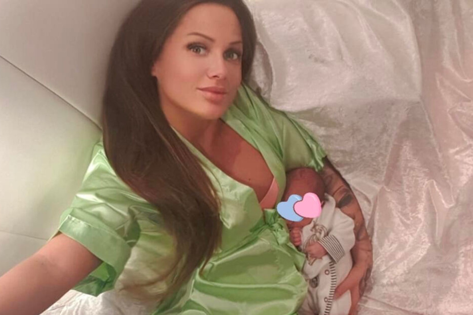 Der Instagram-Screenshot zeigt Schwesta Ewa zusammen mit ihrem Baby.