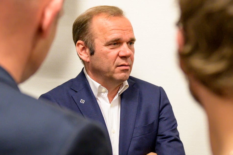 Der HSV-Boss stand den Journalisten Rede und Antwort.