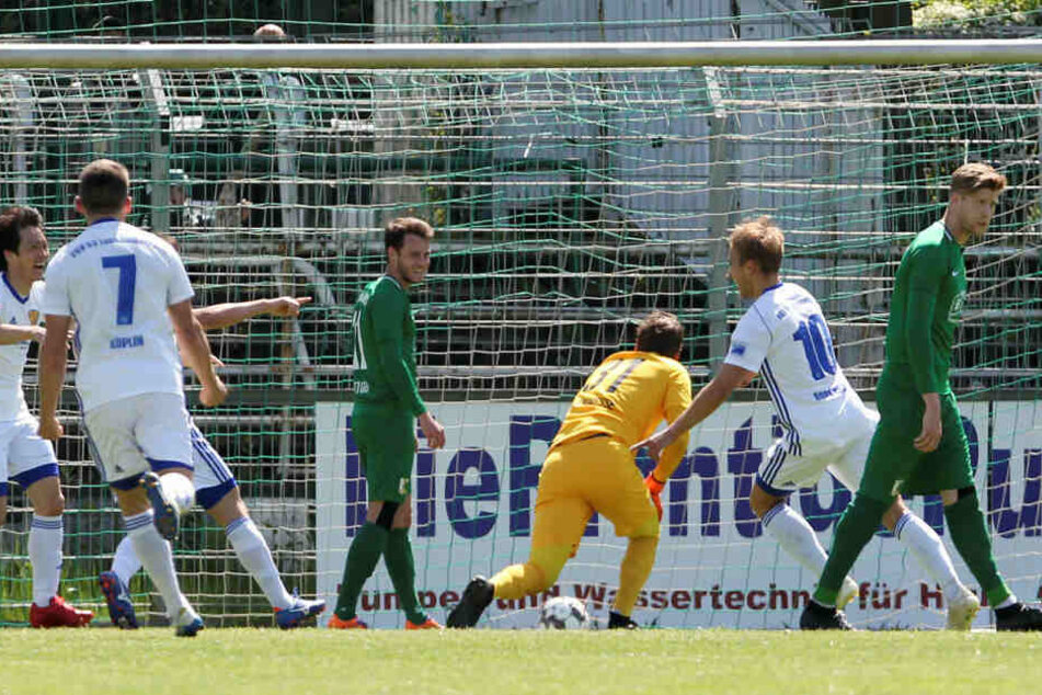 In der 32. Minute traf Pascal Borowski (2.v.r.) unhaltbar für BSG-Keeper Julien Latendresse-Lévesque zum 1:0 ins Tor.