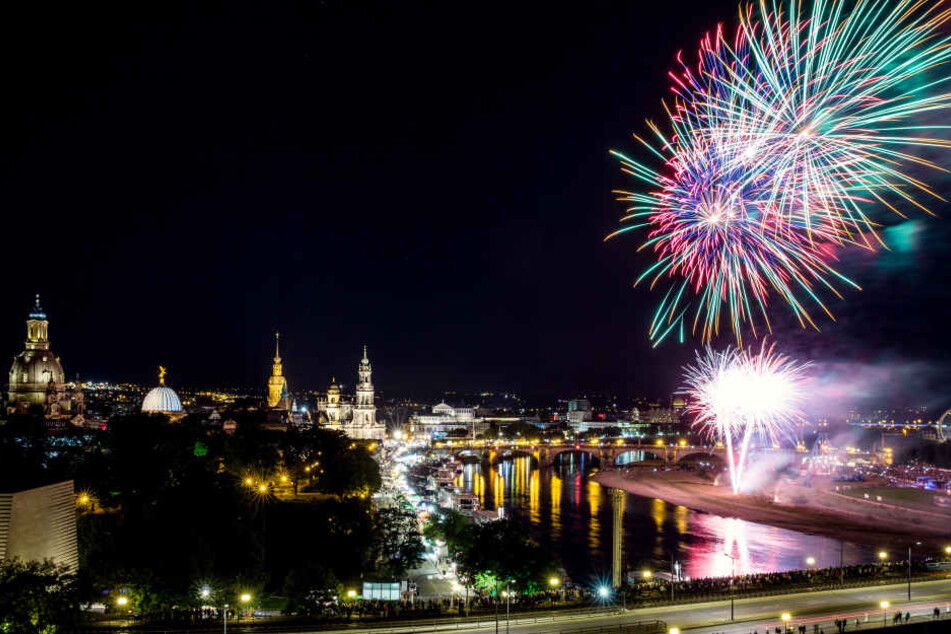 Das Feuerwerk ist eines der größten Highlights auf dem Stadtfest. Dieses Jahr könnt Ihr es jedoch nicht von der Augustusbrücke aus ansehen.