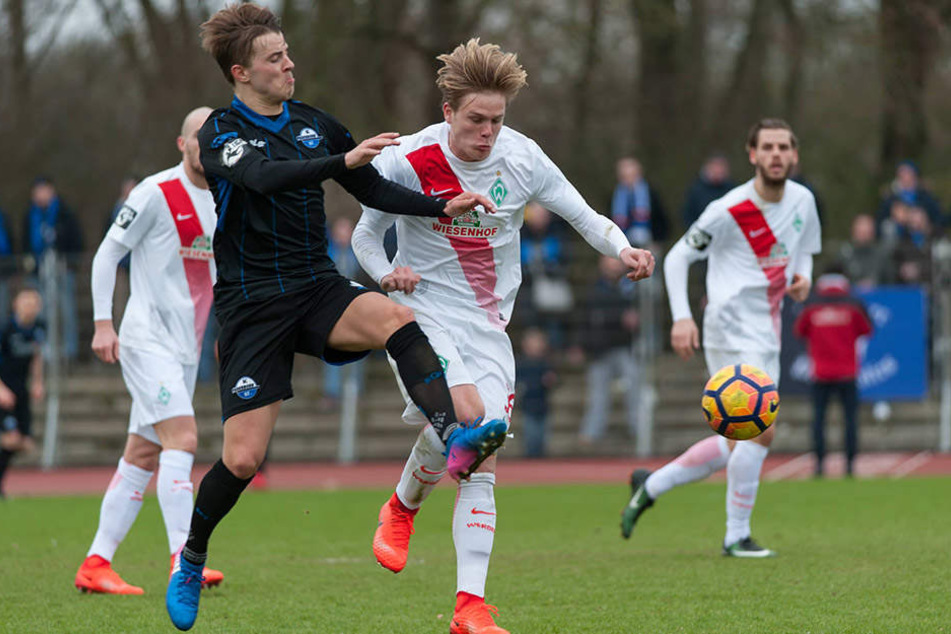 Neuzugang Lukas Boeder gab in Bremen sein Startelf-Debüt für den SC Paderborn 07.