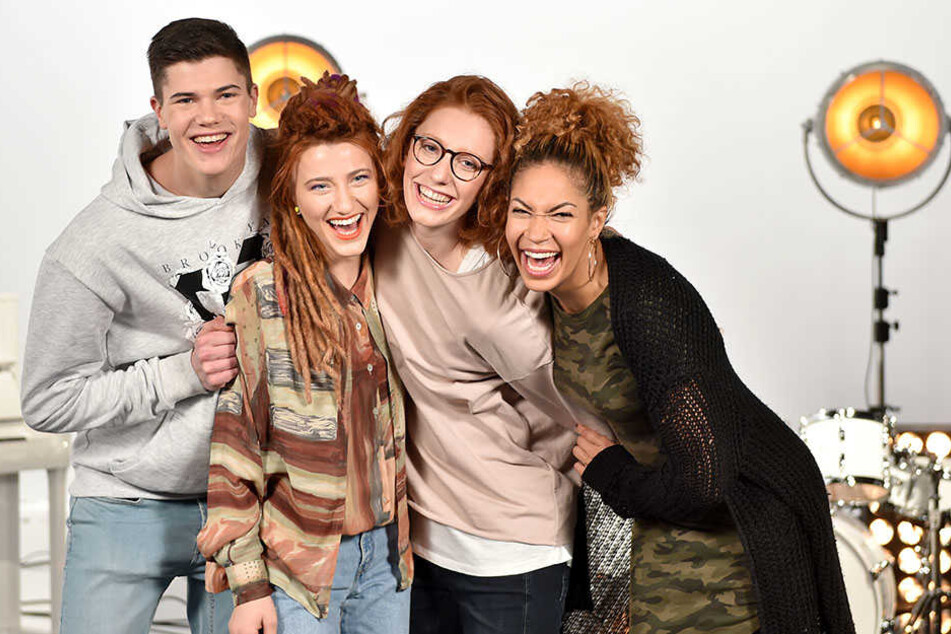 Die Finalisten Benedikt Köstler, Natia Todua, Anna Heimrath und BB Thomaz (v.l.) der Fernsehshow "The Voice of Germany".