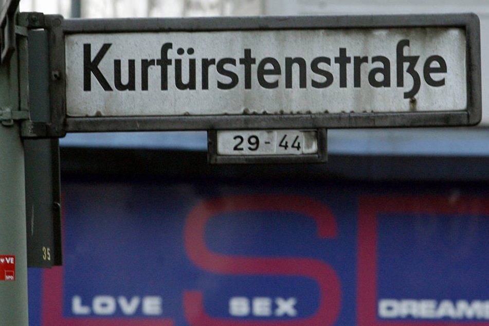 Die Kurfürstenstraße ist auch über die Stadtgrenzen hinaus bekannt für seine leichten Mädchen.