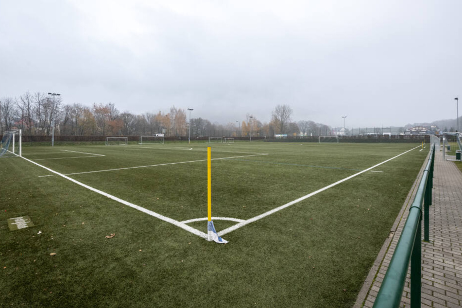 Tatort Fußballplatz im Ortsteil Sachsenfeld: Spieler und Zuschauer prügelten sich nach dem Spiel gegen Oelsnitz/E.