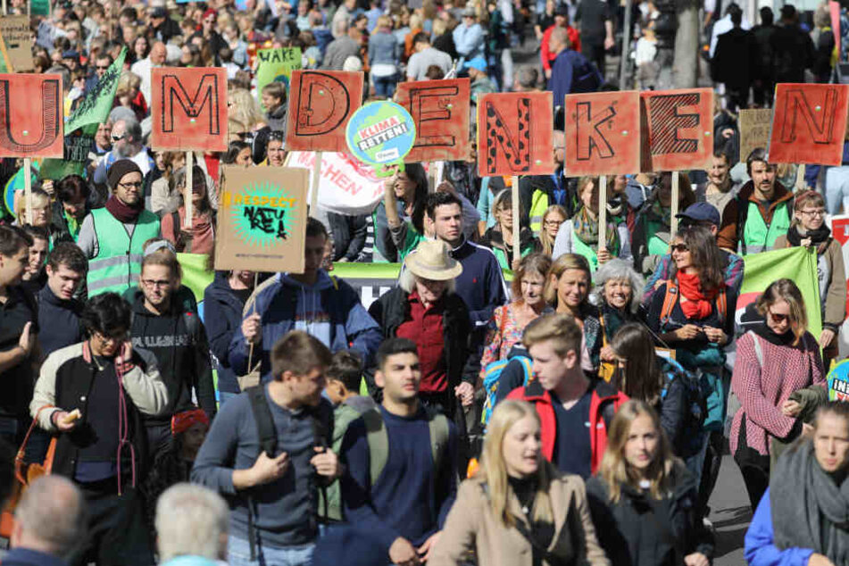 Vor der Klimademo wurden dutzende Schulgebäude mit Graffitis besprüht.