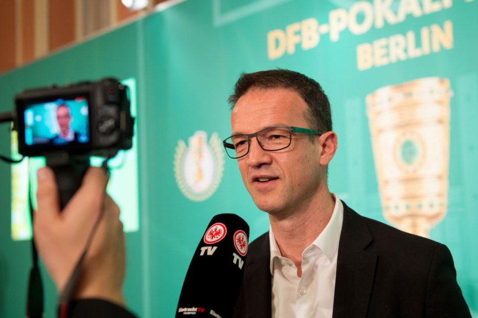 Trotz schwierigem Start in die Saison gab Eintracht-Sportvorstand Bobic im "Doppelpass" zu, in keinster Weise beunruhigt gewesen zu sein.