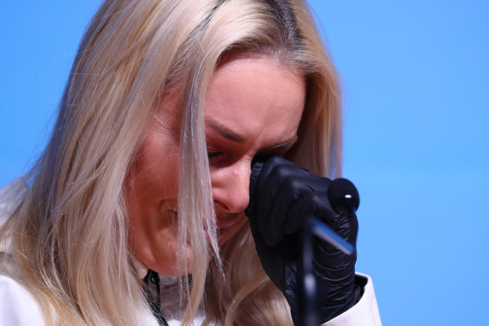 Lindsey Vonn brach vor hunderten Journalisten in Tränen aus.