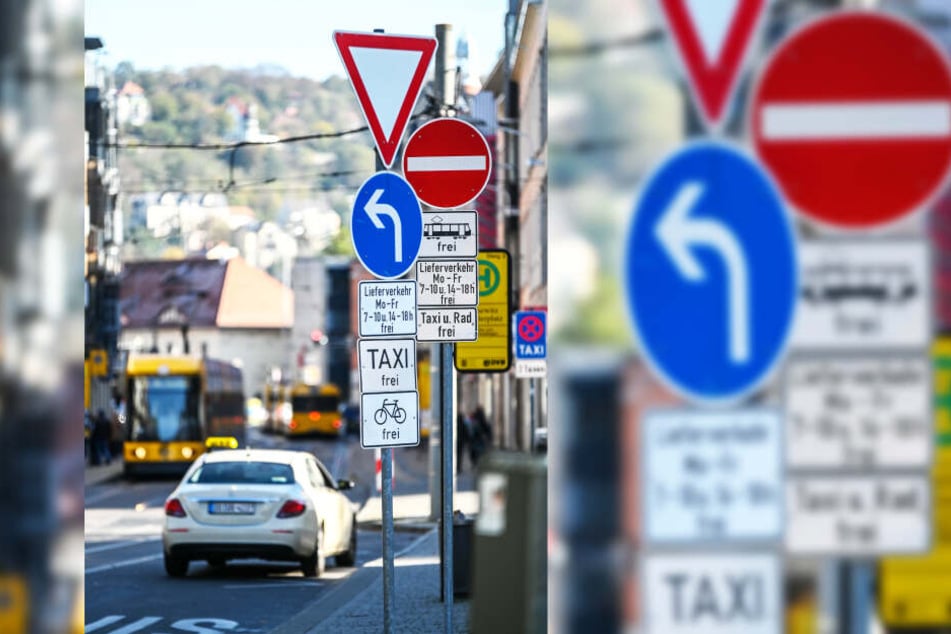 Erlaubt: Am Schillerplatz dürfen Taxifahrer wie Busse und Bahnen durch die Loschwitzer Straße fahren. Eine der wenigen Ausnahmen im Stadtgebiet.