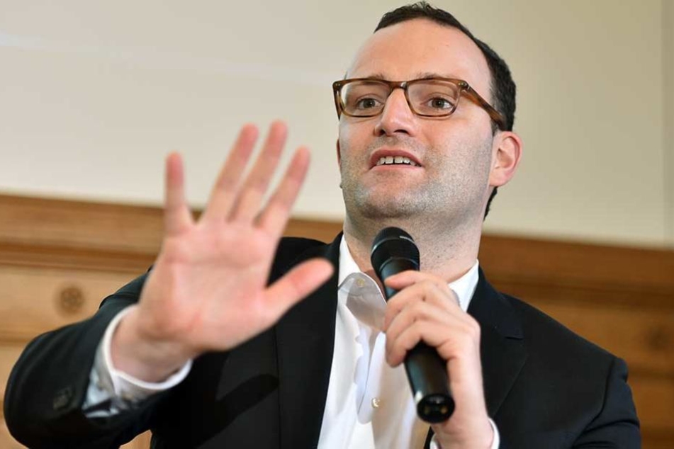 CDU-Politiker Jens Spahn (37) ist not amused über so viel Englisch im Alltag.