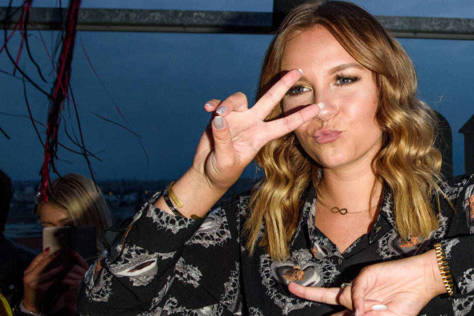 Dagi Bee ist unter der Haube, und ihre Fans sind schwer begeistert.