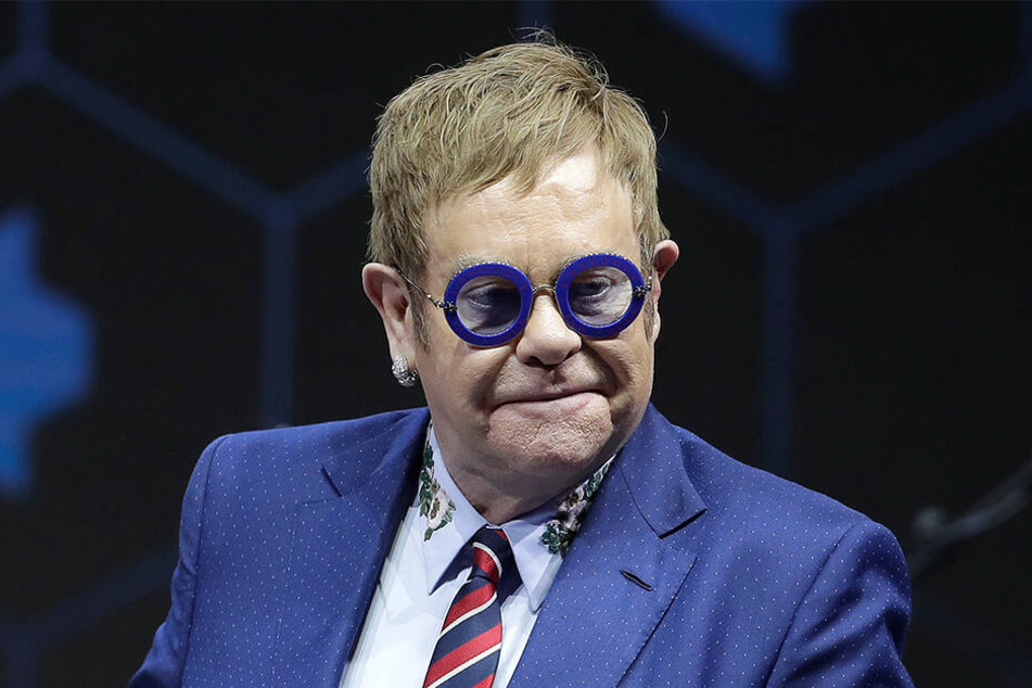 Lässt sich trotz Verletzung nicht unterkriegen: Pop-Star Elton John (72)
