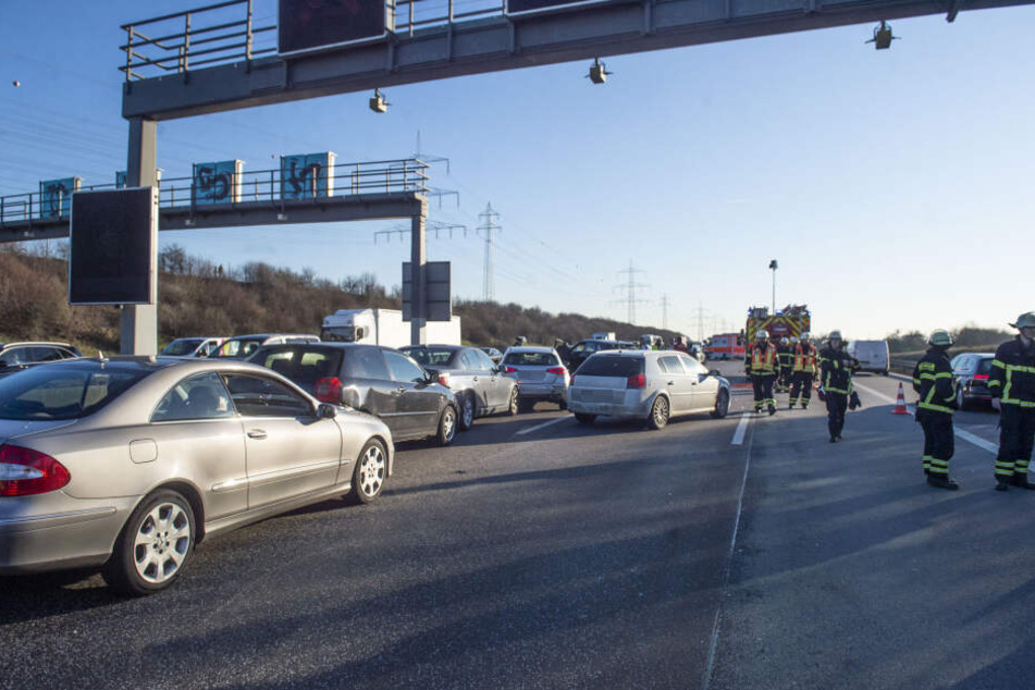 Die Autobahn musste voll gesperrt werden.