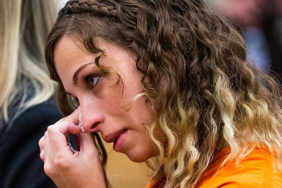 Sie sei ein guter Mensch und keine Gefahr für die Gesellschaft, beteuerte Brittany Zamora. Hier weint sie vor Gericht.