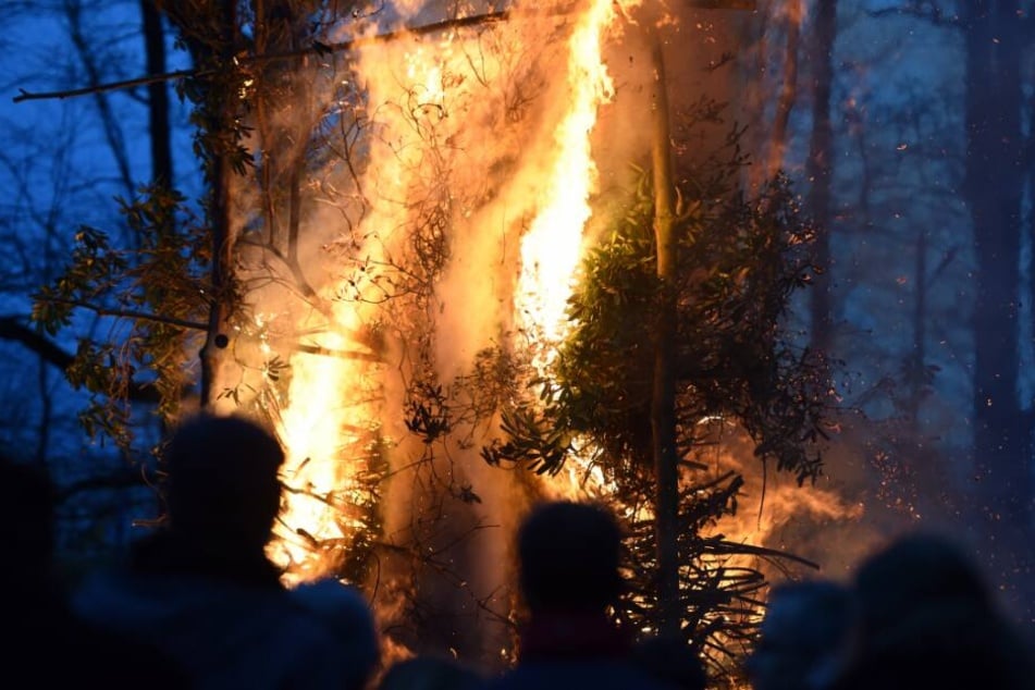 Unangemeldete Feuer haben Konsequenzen. (Symbolbild)
