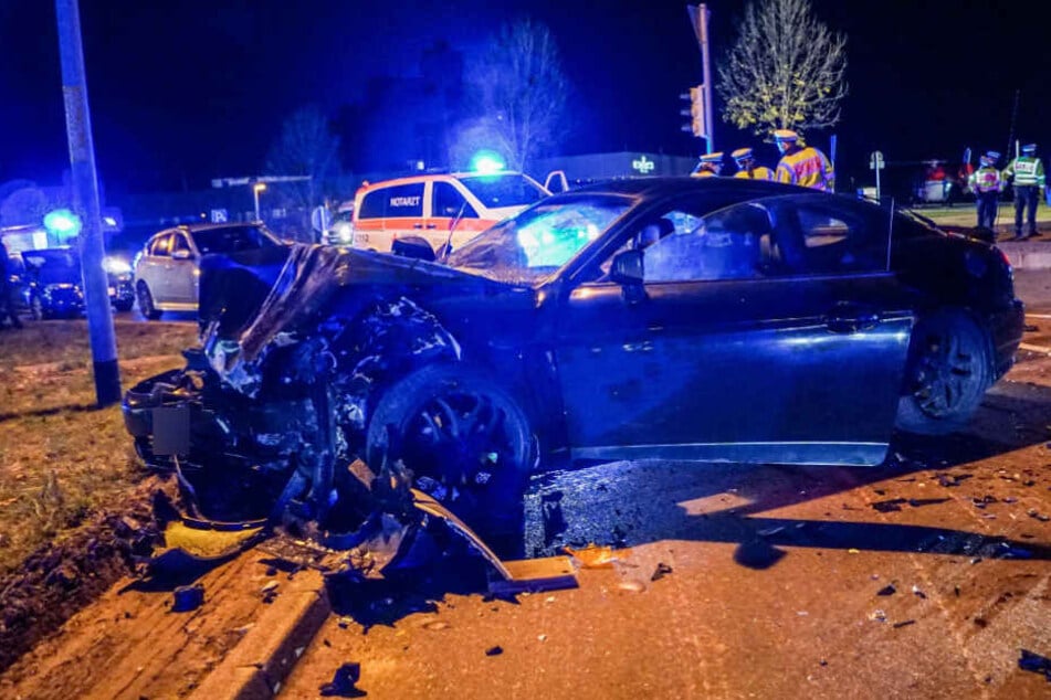 Der Fahrer des Hyundai wurde leicht, seine Beifahrerin schwer verletzt.