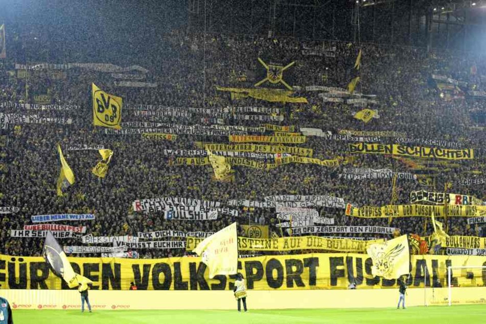 Die Südtribüne in Dortmund soll für ein Bundesligaspiel gesperrt werden.