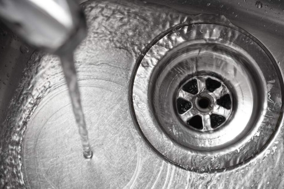 Die Einbrecher haben alle Wasserhähne aufgedreht... (Symbolbild)