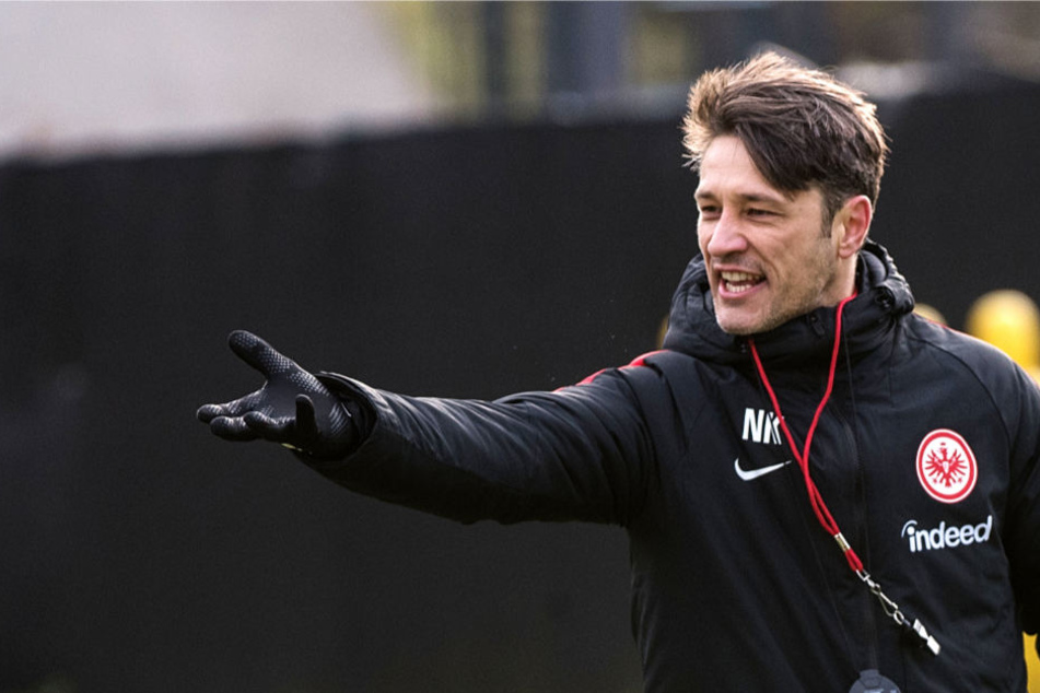 Niko Kovac (Archivbild) ist gespannt darauf, was sein Gegenspieler Dieter Hecking sich überlegt hat.