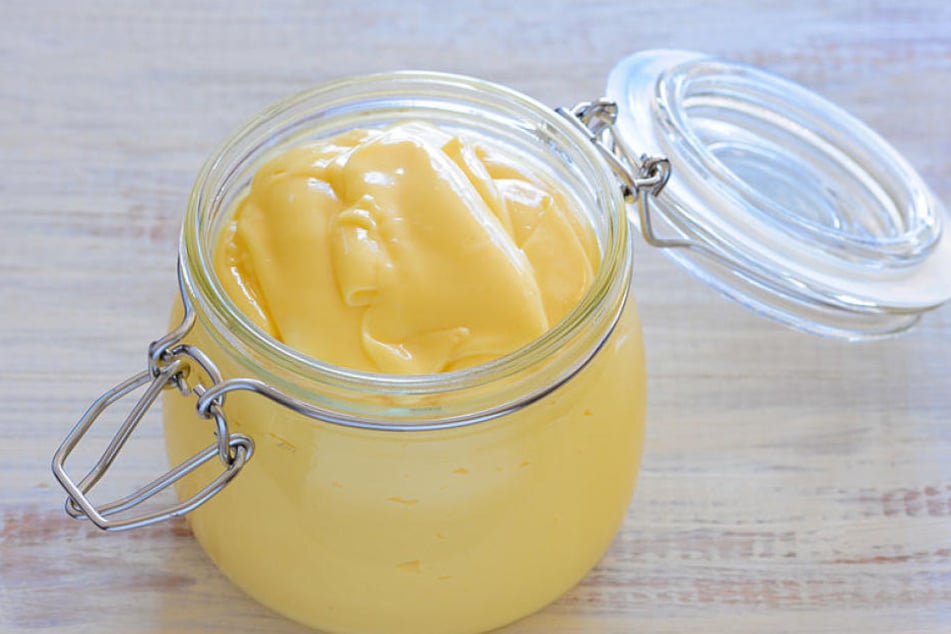 Manche könnten für Mayonnaise sterben. Läuse müssen dran glauben.