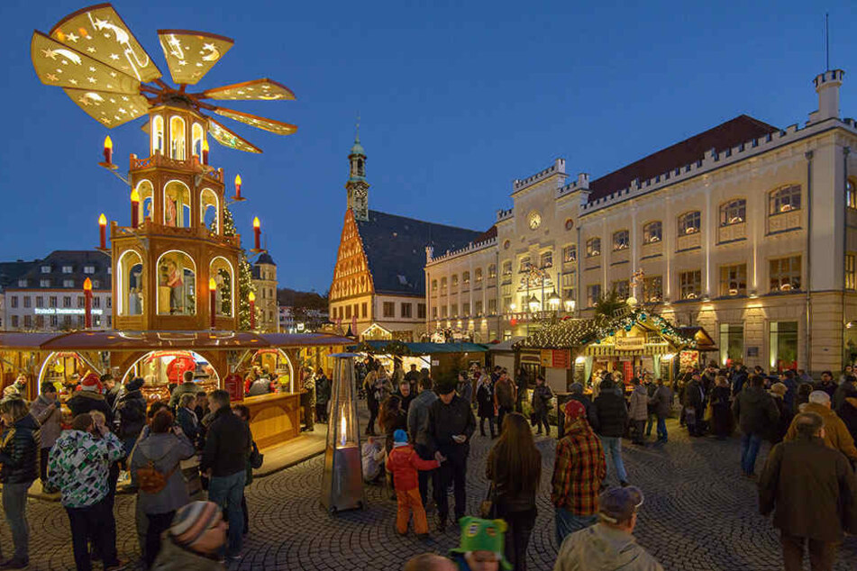 Ab 3 Euro ist man in Zwickau mit einem Glühwein dabei.