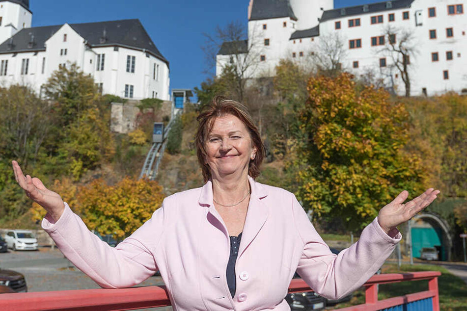 Oberbürgermeisterin Heidrun Hiemer (65, CDU) ist froh, dass der Tunnel nun ausgebaut werden kann.