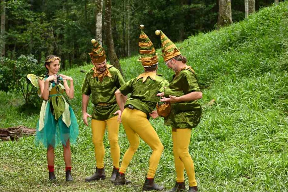 Vorfreude über eine am Ende vergeigte Dschungelprüfung bei Anastasiiiya, Box-Zwenni, Fa-ultier Raúl und dem Superhändler Markus.