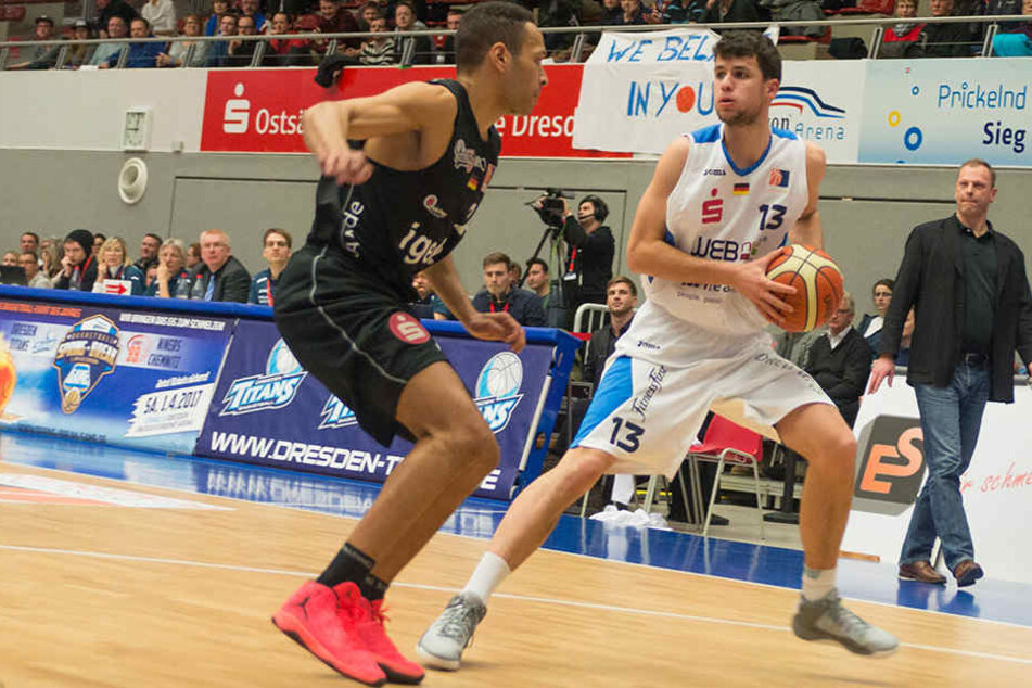 Marc Nagora (r.) fand nach der peinlichen Vorstellung seiner Dresden Titans gegen Nürnberg harte, aber richtige Worte.