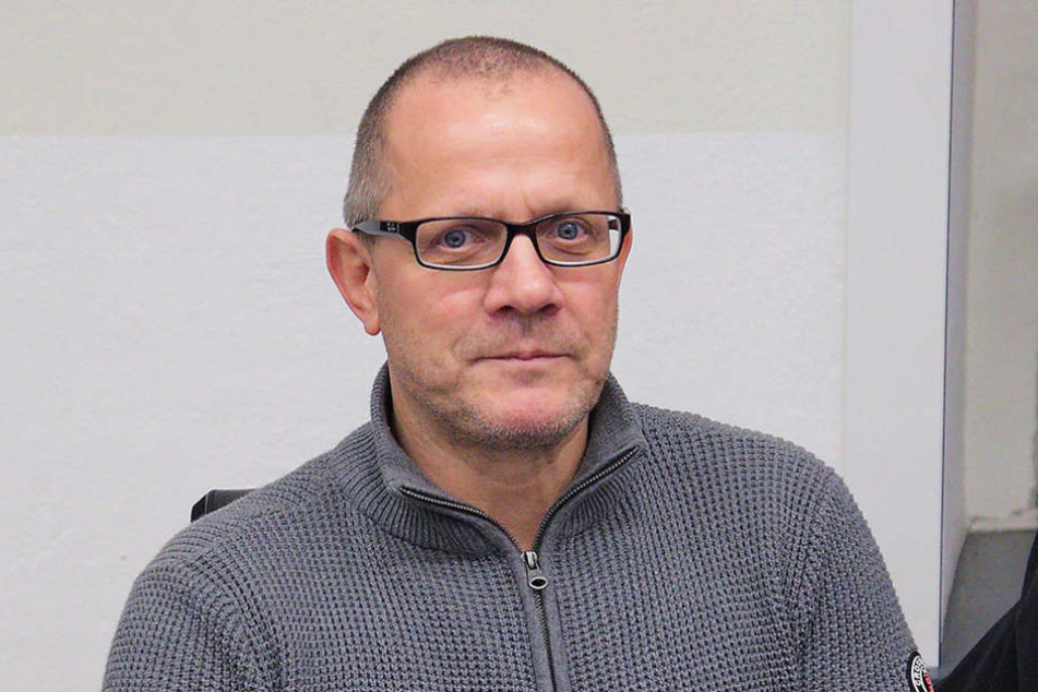 Ingolf Knajder (53) hetzte im Internet gegen den Dresdner Tafel-Chef.