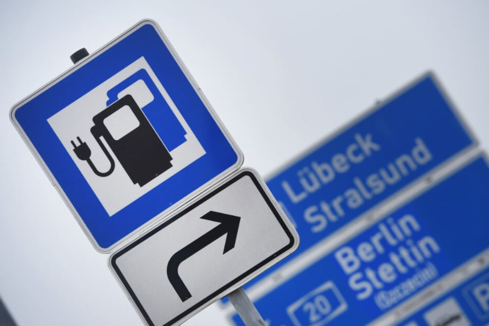 Besonders beliebt sind Schnellladestationen, wie beispielsweise an manchen Autobahnraststätten.